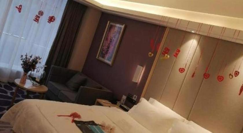 Lavande Hotels- Yueyang Linxiang Zhongfa Esterno foto